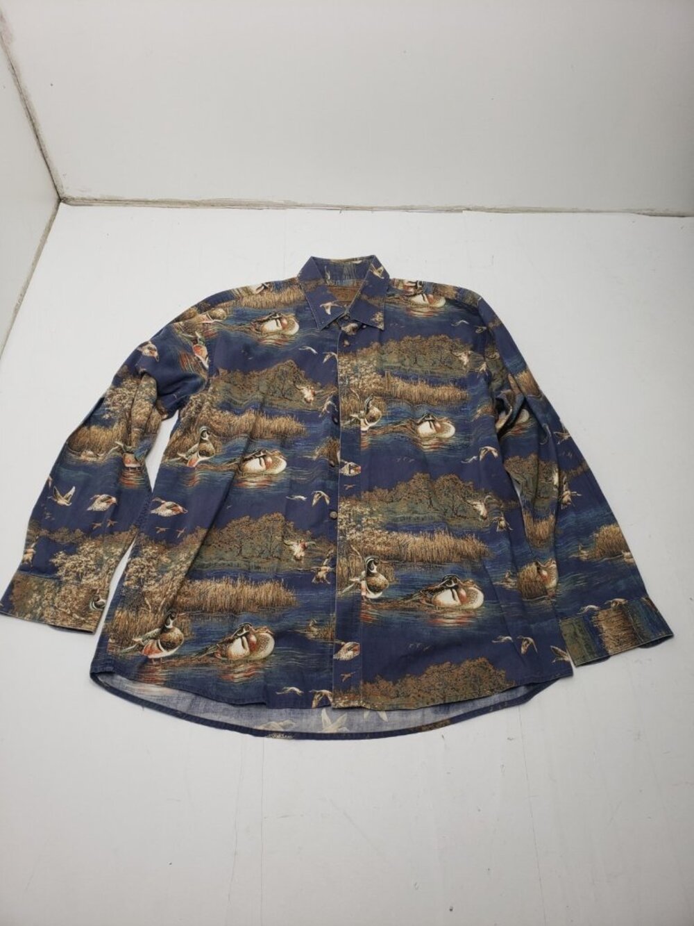 ClearWater Outfitters Duck Hunting Waterfowl Button up Shirt Men's Large L/S